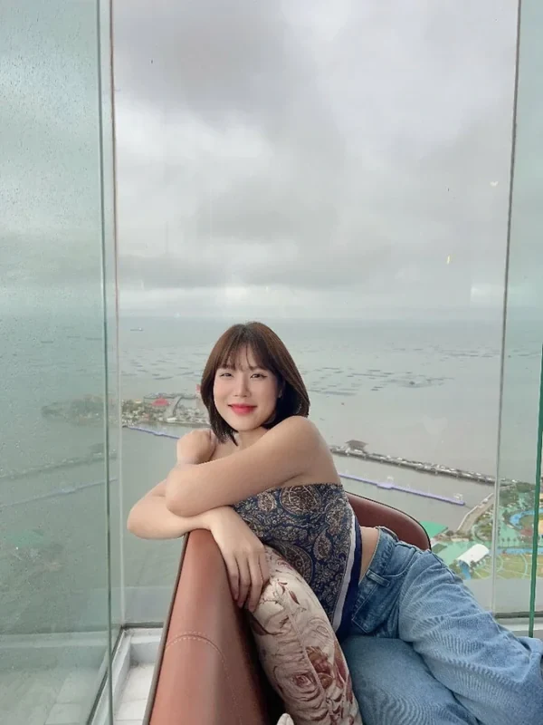 Pploymuayy พลอยหมวย