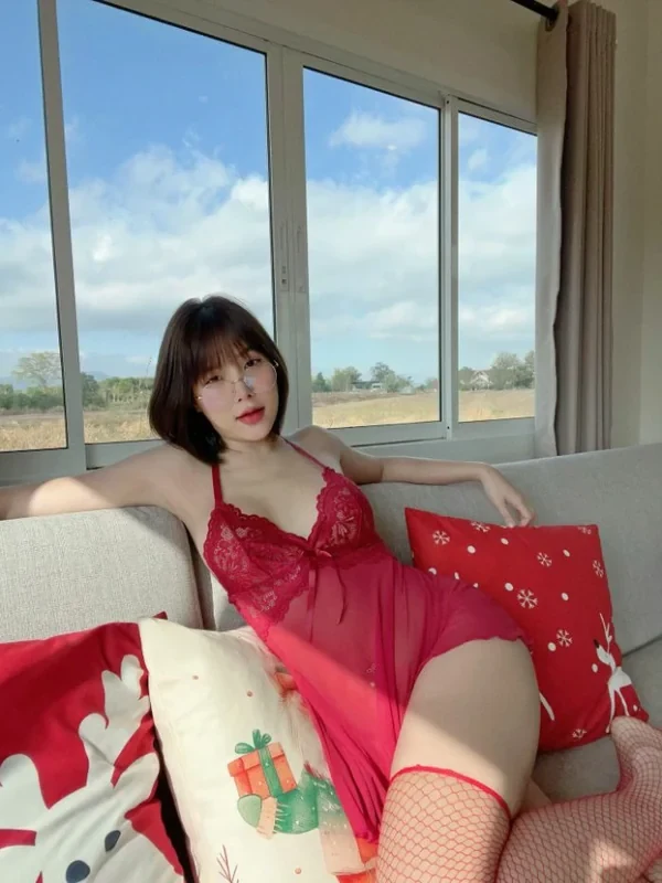 Pploymuayy พลอยหมวย